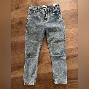 Abercrombie & Fitch Women's CurveLove Washed Gray Skinny Jeans